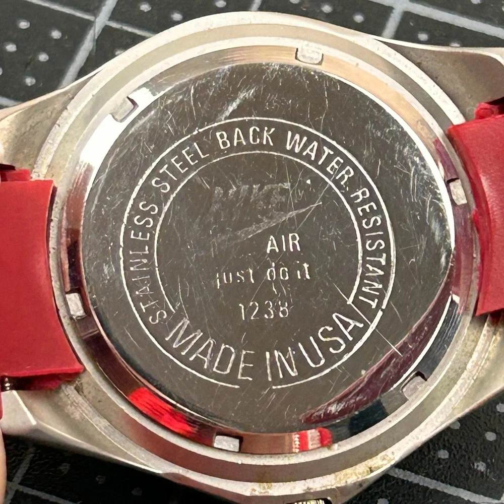 Nike Air Just Do It 1238 Mens Red Dial Quartz Watch Made in USA Red Rubber Strap